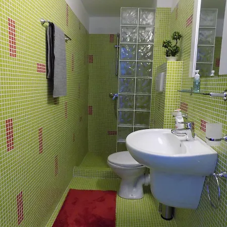 בית אירוח Colosseum *